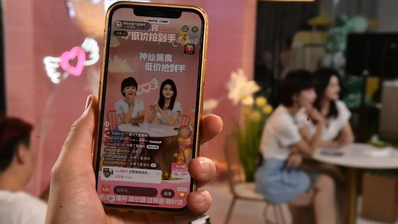 小标题：一、开锁换锁，安全为首要